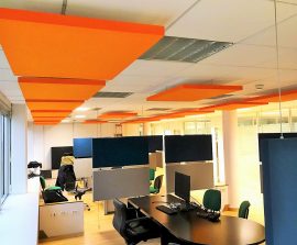 Capteur Acoustic Panel 2V Blue Equilibre - Capteur Acoustic Panel 2V color posé au plafond par suspension