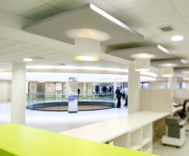 Luminaires acoustiques - Luminaire acoustique color posé au plafond par suspension