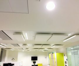 Capteur Acoustic Panel 2V Blue Equilibre - Capteur Acoustic Panel 2V posé au plafond par suspension