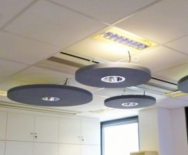 Luminaires acoustiques - Luminaire acoustique color posé au plafond par suspension