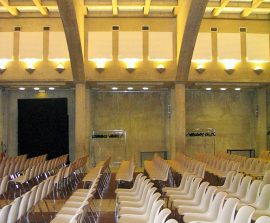 Ambiance Relief - Ambiance relief pyramide posé au plafond par collage