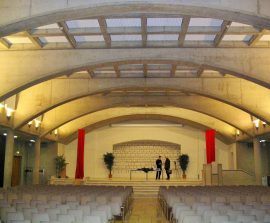 Ambiance Relief - Ambiance relief pyramide posé au plafond par collage