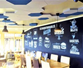 Ambiance Design - Ambiance design color posé au plafond par collage en forme d'hexagones