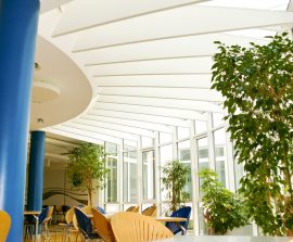 Baffles absorber Linear - Baffle Absorber Linear posée au plafond par collage