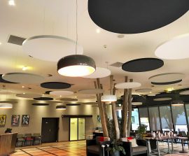 Capteur Acoustic Panel 2V Blue Equilibre - Capteur Acoustic Panel 2V color posé au plafond par suspension en forme de cercle