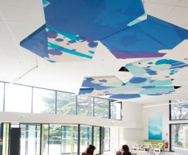 Création & Formes acoustiques sur mesure - Forme acoustique sur mesure - Capteurs acoustiques en forme de pentagone suspendus au plafond