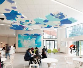 Création & Formes acoustiques sur mesure - Forme acoustique sur mesure - Capteurs acoustiques en forme de pentagone suspendus au plafond