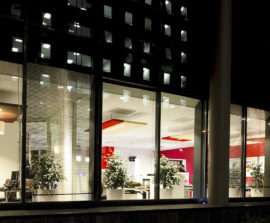 Capteur Acoustic Panel 2V Blue Equilibre Design - Capteur Acoustic Panel 2V design color posé au plafond par suspension